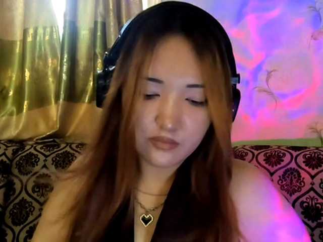 DevonaVanvolkenburg live cam on BongaCams