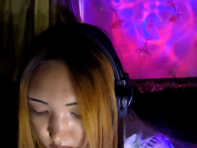 DevonaVanvolkenburg live cam on BongaCams