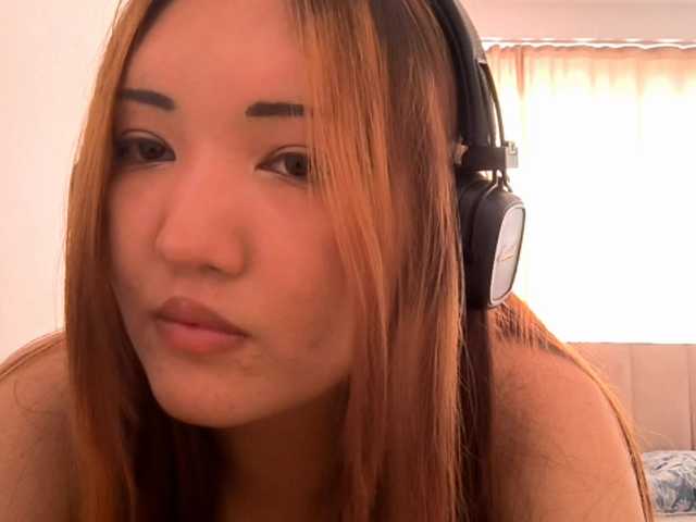 DevonaVanvolkenburg live cam on BongaCams