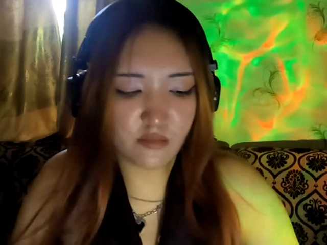 DevonaVanvolkenburg live cam on BongaCams