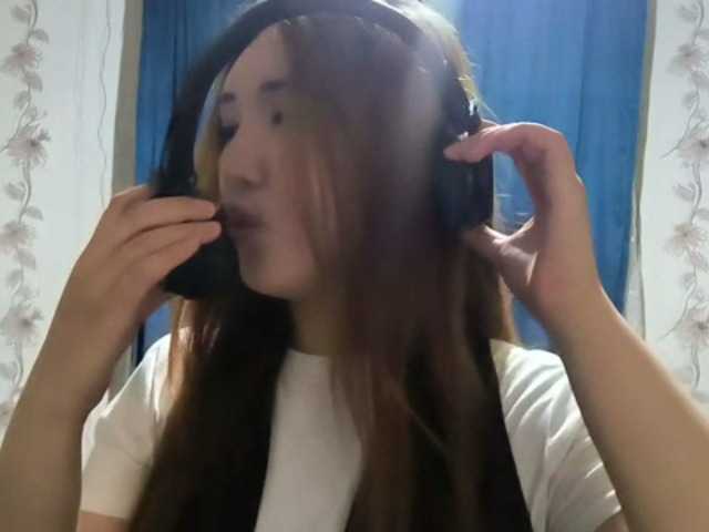 DevonaVanvolkenburg live cam on BongaCams
