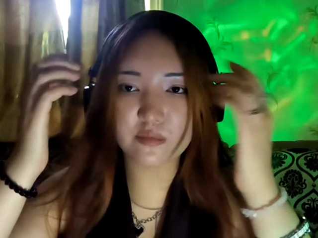 DevonaVanvolkenburg live cam on BongaCams
