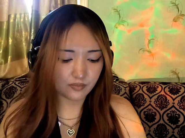 DevonaVanvolkenburg live cam on BongaCams