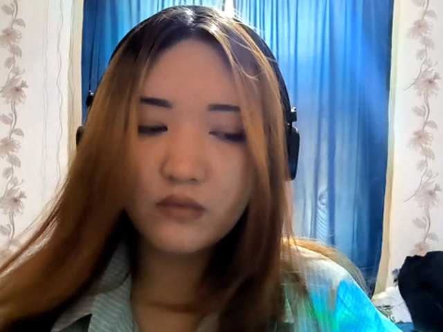 DevonaVanvolkenburg live cam on BongaCams