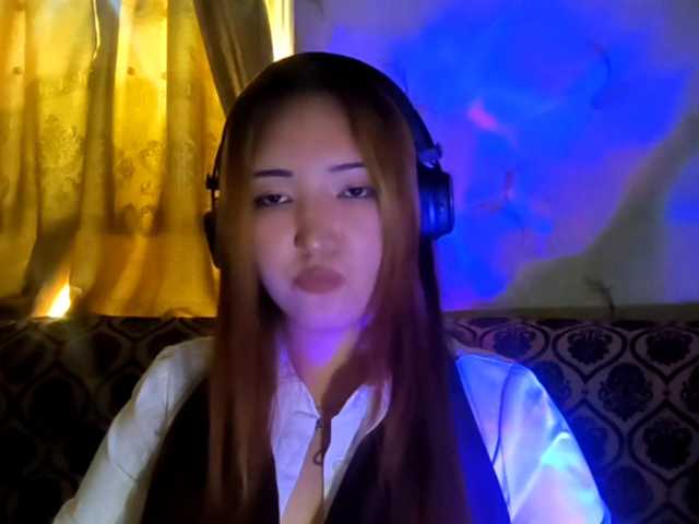 DevonaVanvolkenburg live cam on BongaCams