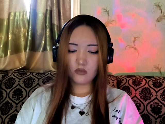 DevonaVanvolkenburg live cam on BongaCams