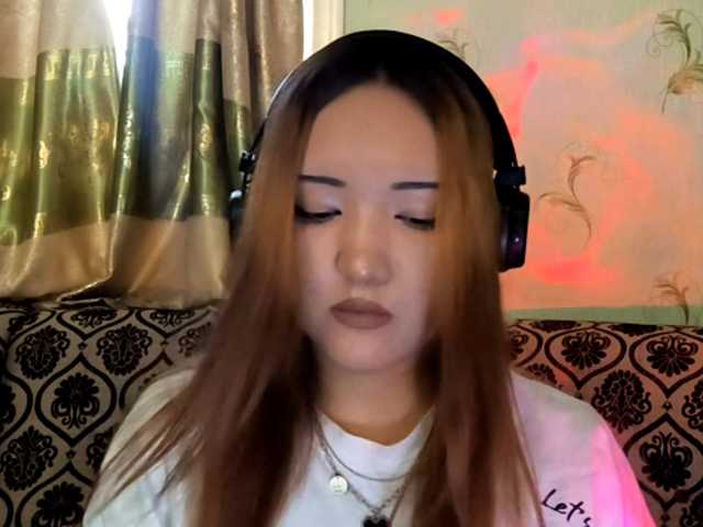 DevonaVanvolkenburg live cam on BongaCams