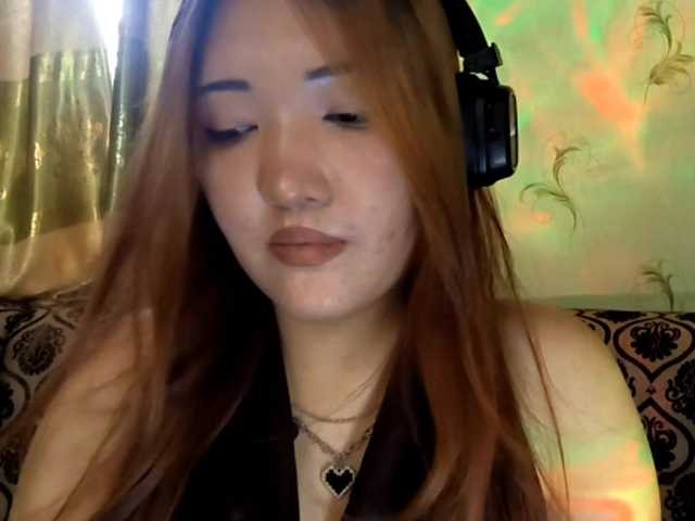 DevonaVanvolkenburg live cam on BongaCams