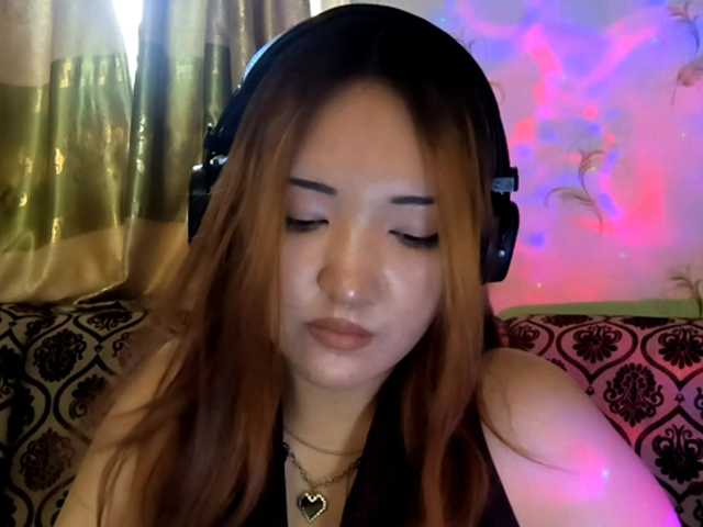 DevonaVanvolkenburg live cam on BongaCams