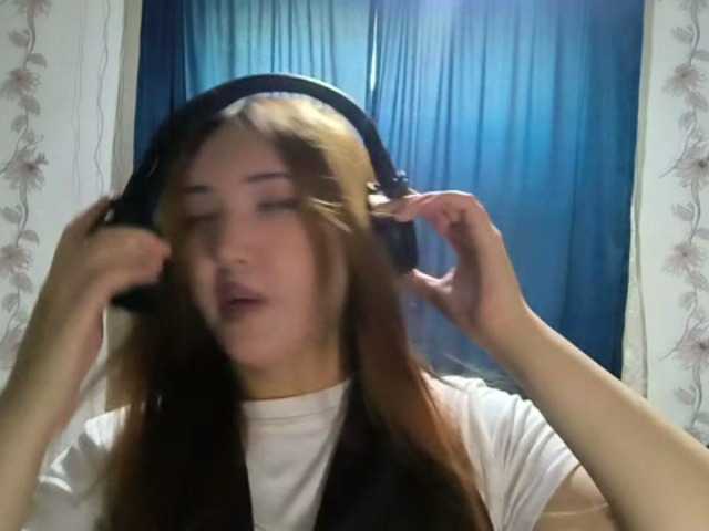 DevonaVanvolkenburg live cam on BongaCams
