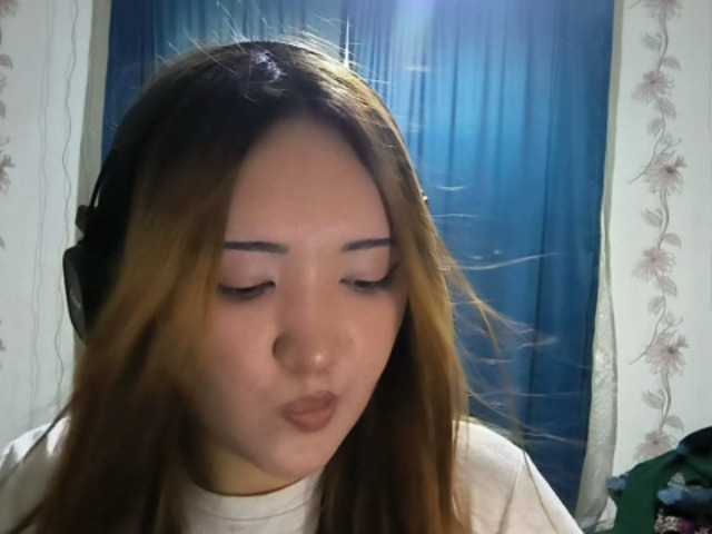 DevonaVanvolkenburg live cam on BongaCams