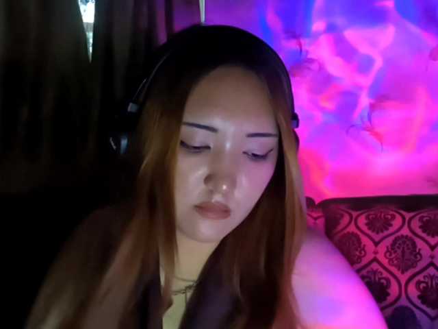 DevonaVanvolkenburg live cam on BongaCams