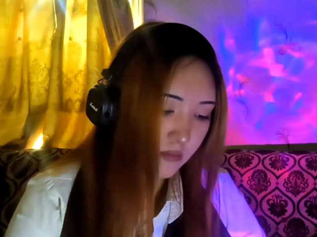 DevonaVanvolkenburg live cam on BongaCams