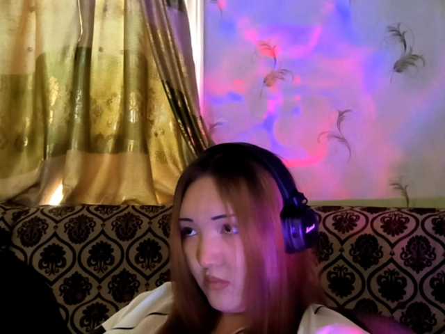 DevonaVanvolkenburg live cam on BongaCams