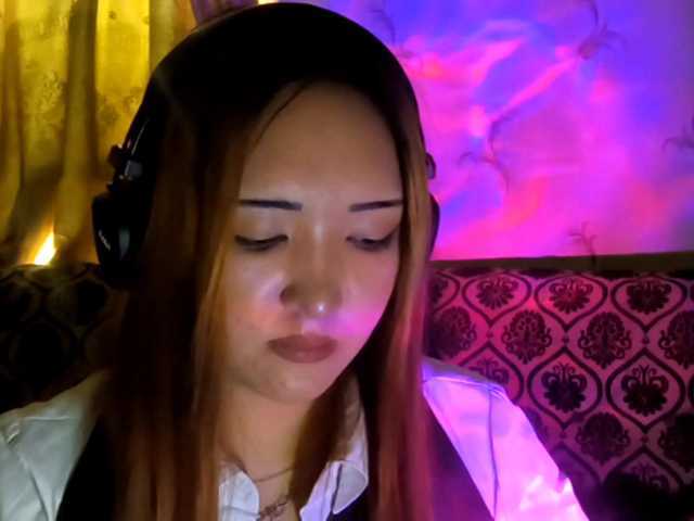DevonaVanvolkenburg live cam on BongaCams