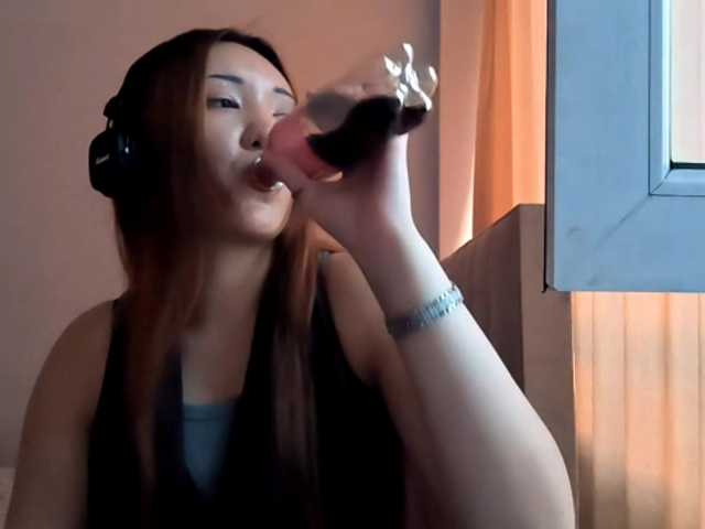 DevonaVanvolkenburg live cam on BongaCams