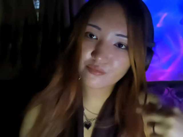DevonaVanvolkenburg live cam on BongaCams