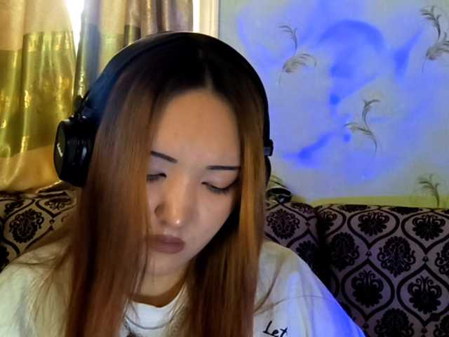 DevonaVanvolkenburg live cam on BongaCams