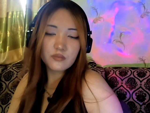 DevonaVanvolkenburg live cam on BongaCams