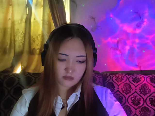 DevonaVanvolkenburg live cam on BongaCams