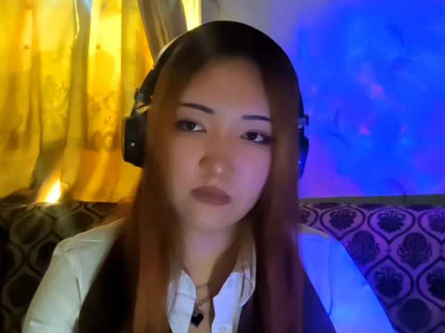 DevonaVanvolkenburg live cam on BongaCams