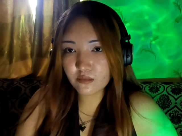 DevonaVanvolkenburg live cam on BongaCams