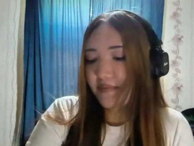 DevonaVanvolkenburg live cam on BongaCams