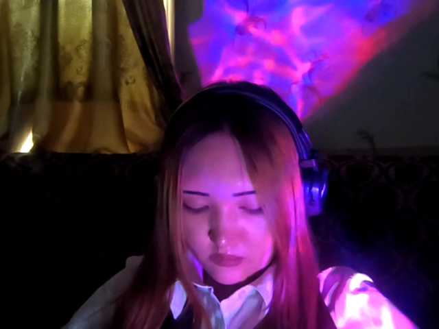 DevonaVanvolkenburg live cam on BongaCams