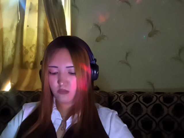 DevonaVanvolkenburg live cam on BongaCams