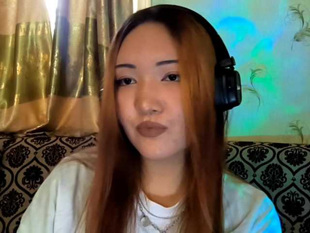 DevonaVanvolkenburg live cam on BongaCams