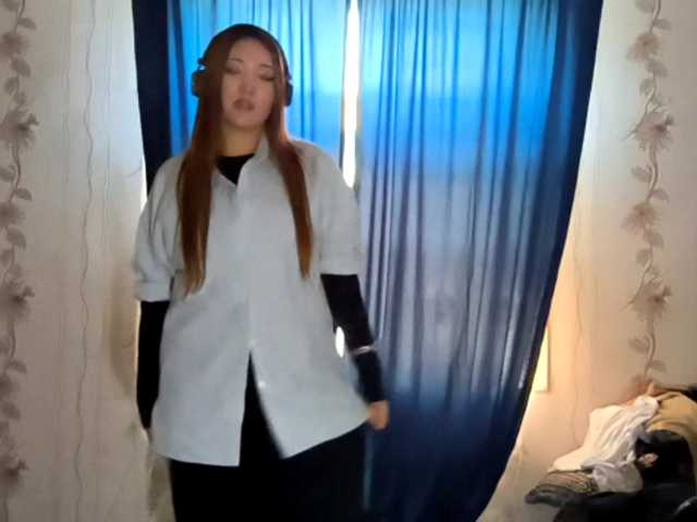 DevonaVanvolkenburg live cam on BongaCams
