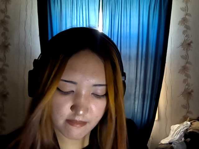 DevonaVanvolkenburg live cam on BongaCams