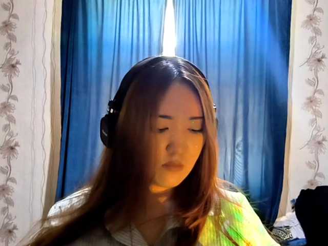 DevonaVanvolkenburg live cam on BongaCams
