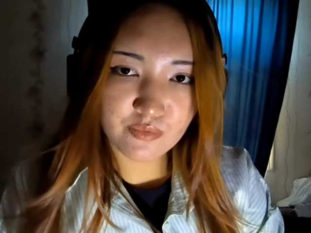 DevonaVanvolkenburg live cam on BongaCams