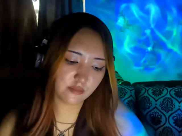 NessaDevona webcam