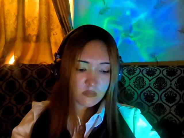NessaDevona webcam