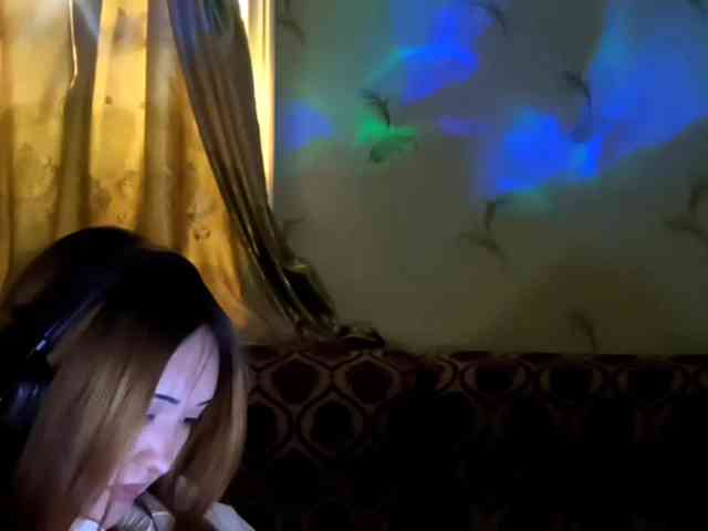 NessaDevona webcam