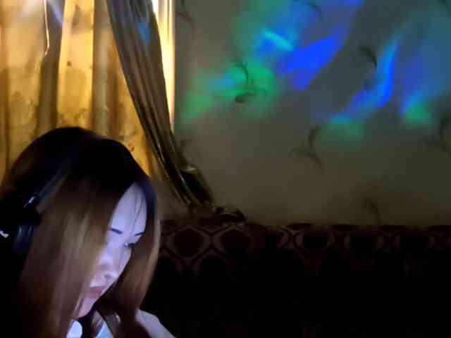 NessaDevona webcam
