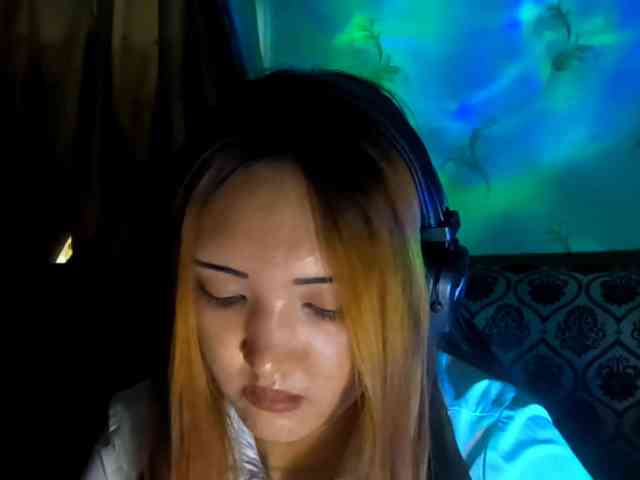 NessaDevona webcam