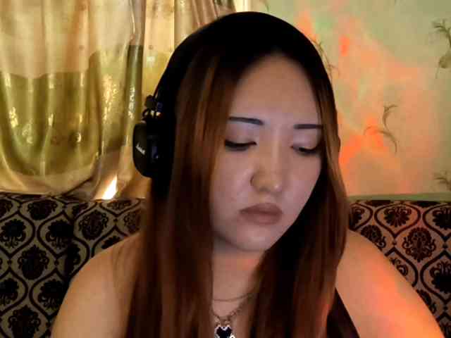 NessaDevona webcam