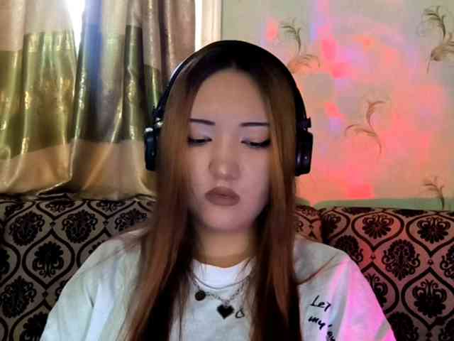 NessaDevona webcam