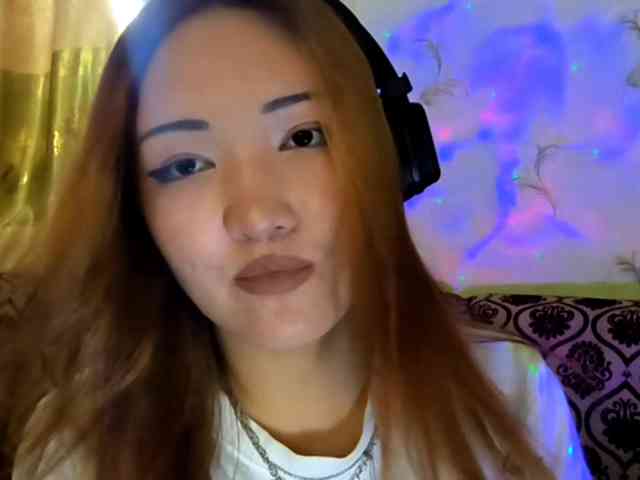 NessaDevona webcam