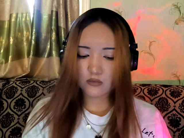NessaDevona webcam