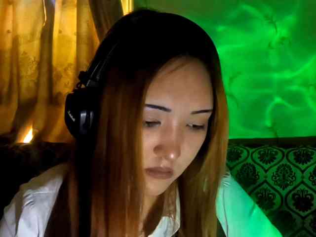 NessaDevona webcam
