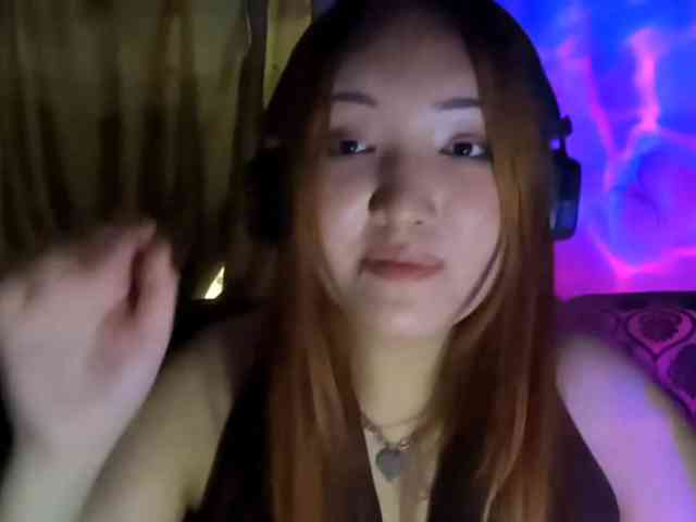 NessaDevona webcam
