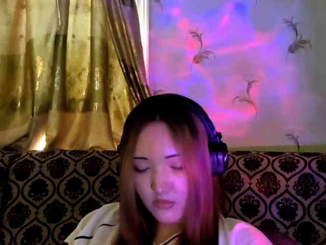 NessaDevona webcam