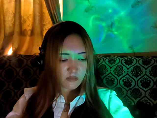 NessaDevona webcam
