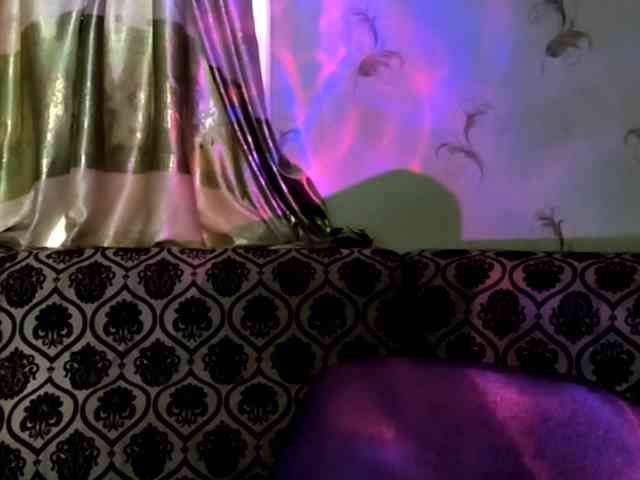 NessaDevona webcam