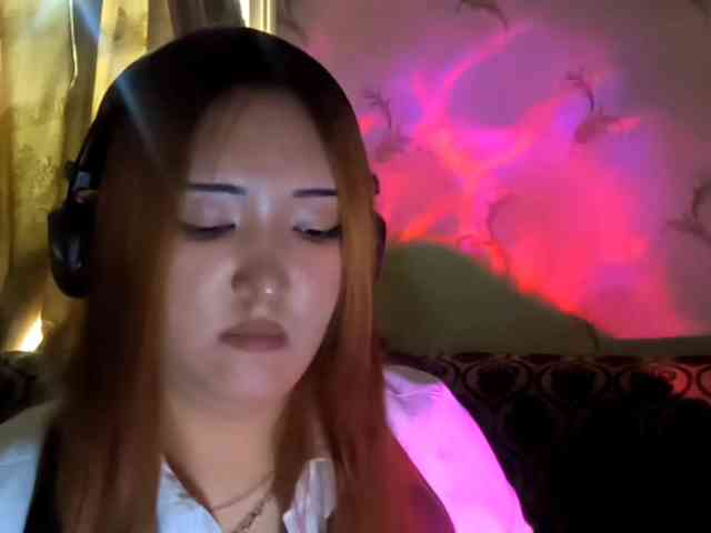 NessaDevona webcam
