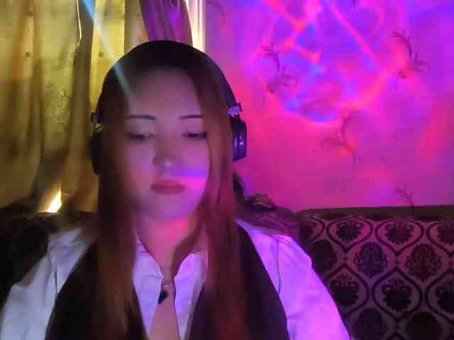 NessaDevona webcam